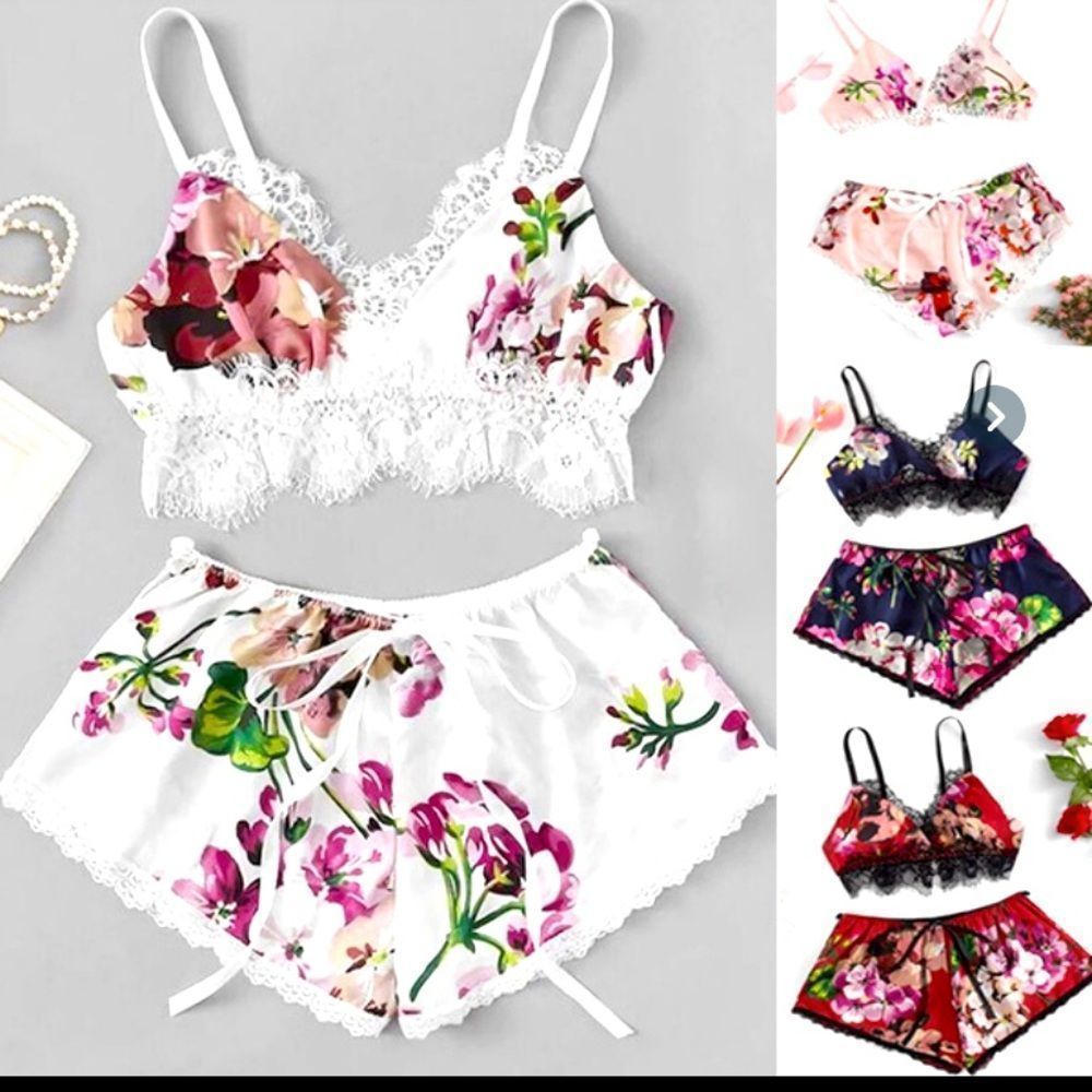 🥵SEXY🥵 NWOT Lace V-Neck Lingerie Set 🔥